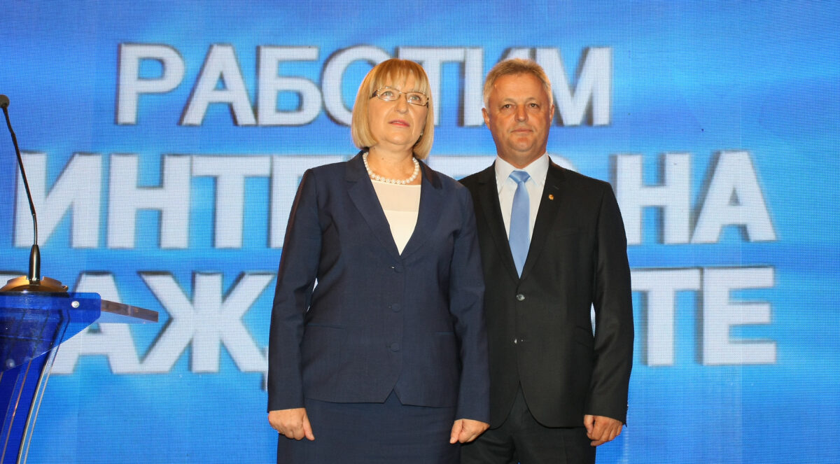 Кандидатите за президент и вицепрезидент на ГЕРБ Цецка Цачева и вицеадмирал Пламен Манушев